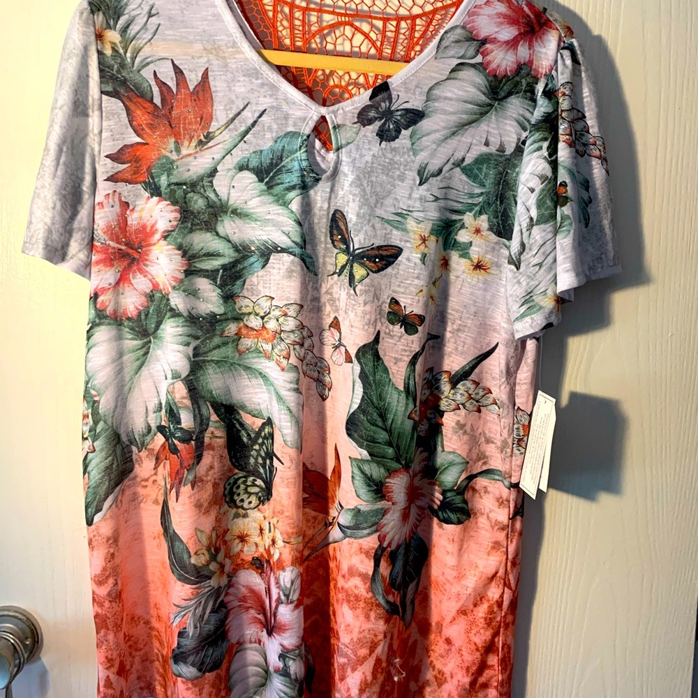 Women’s blouse with bling and beautiful colors.